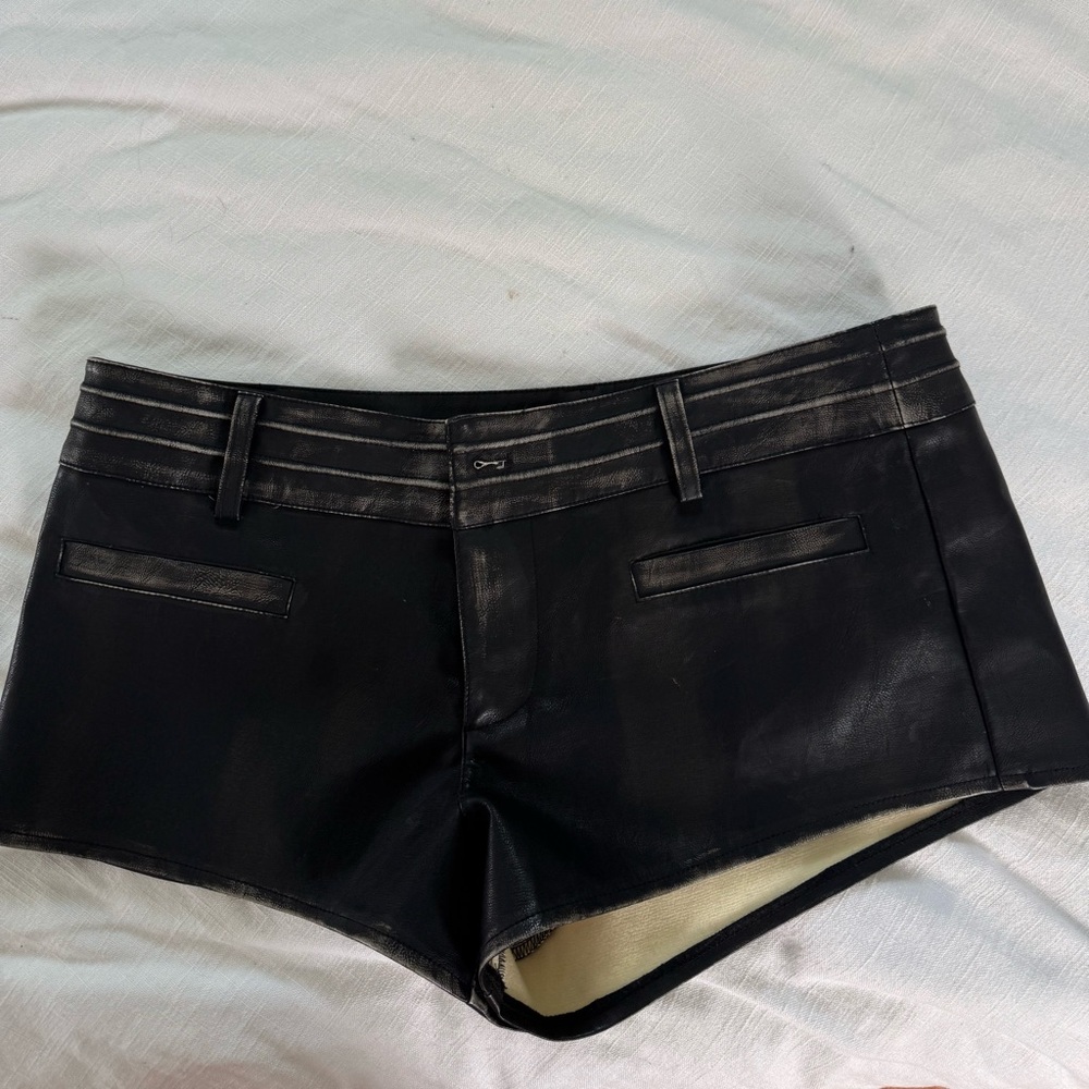 Chic Black Leather Women's Shorts